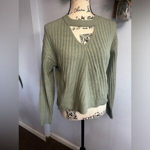 SO sweater‎ cropped key hole mint color urban street fashion soft